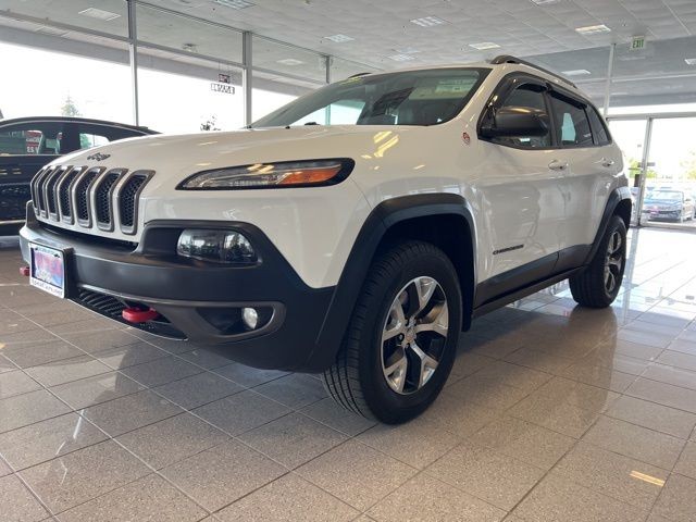 Jeep Cherokee Vehicle Full-screen Gallery Image 17