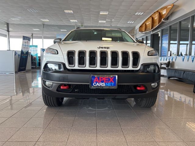 Jeep Cherokee Vehicle Full-screen Gallery Image 18