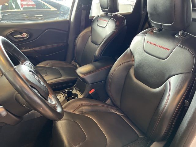 Jeep Cherokee Vehicle Full-screen Gallery Image 21