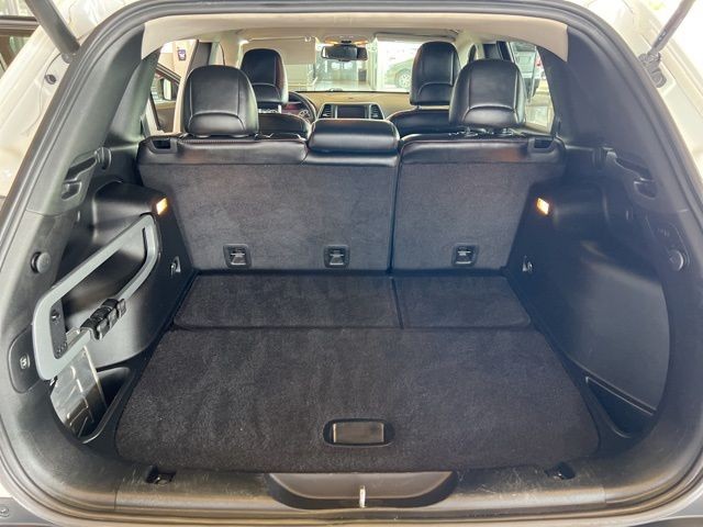 Jeep Cherokee Vehicle Full-screen Gallery Image 23