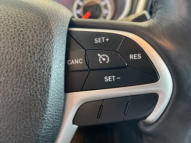 Jeep Cherokee Vehicle Full-screen Gallery Image 26