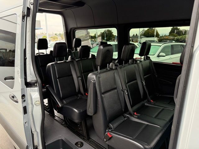 Mercedes-Benz Sprinter Passenger Van Vehicle Full-screen Gallery Image 25