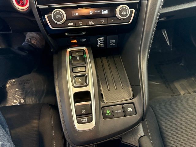 Honda Insight Vehicle Full-screen Gallery Image 15