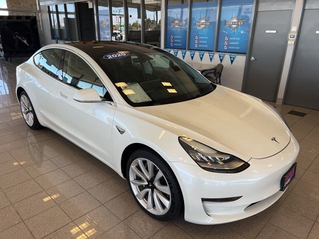 Tesla Model 3 Vehicle Full-screen Gallery Image 02