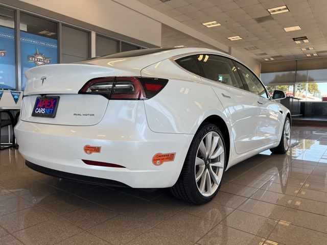 Tesla Model 3 Vehicle Full-screen Gallery Image 07