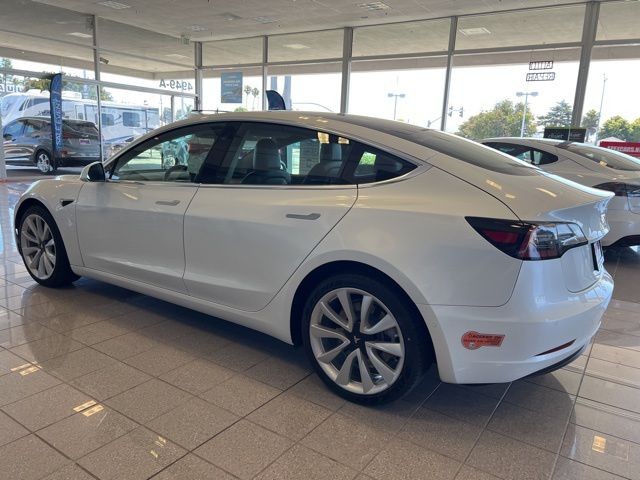 Tesla Model 3 Vehicle Full-screen Gallery Image 13
