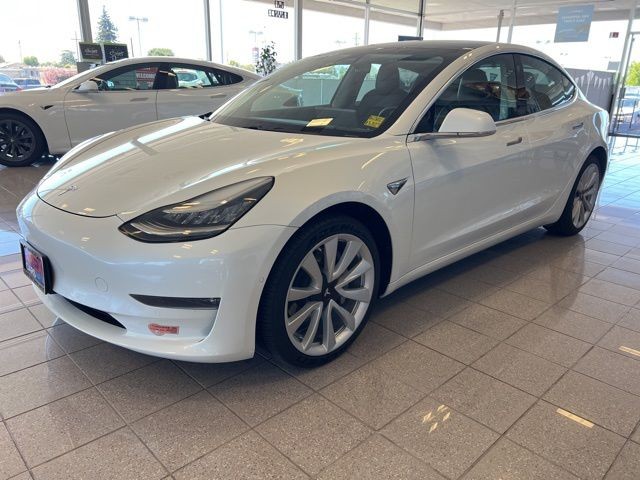 Tesla Model 3 Vehicle Full-screen Gallery Image 15