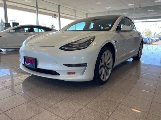 Tesla Model 3 Vehicle Full-screen Gallery Image 16
