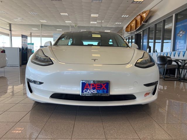 Tesla Model 3 Vehicle Full-screen Gallery Image 17