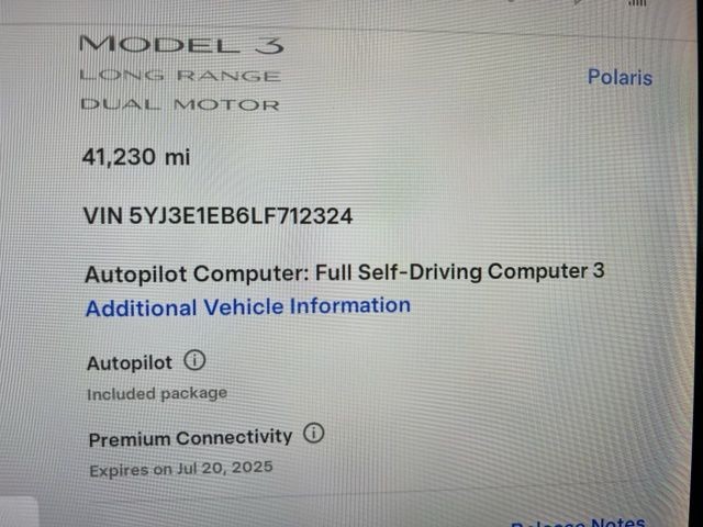 Tesla Model 3 Vehicle Full-screen Gallery Image 31
