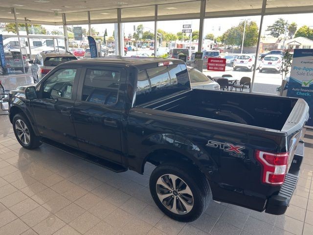 Ford F-150 Vehicle Full-screen Gallery Image 13