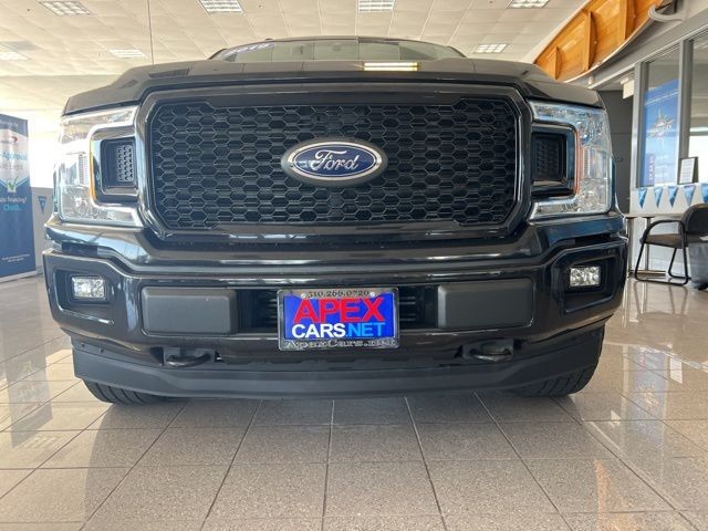 Ford F-150 Vehicle Full-screen Gallery Image 16