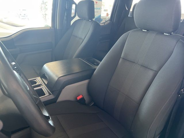 Ford F-150 Vehicle Full-screen Gallery Image 19