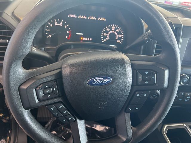 Ford F-150 Vehicle Full-screen Gallery Image 21