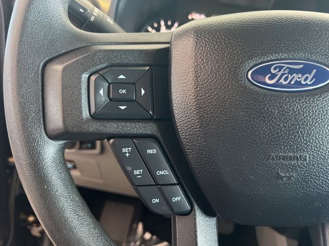 Ford F-150 Vehicle Full-screen Gallery Image 22