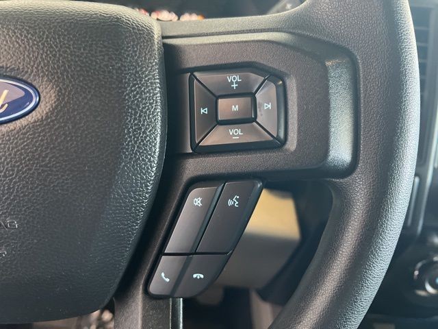 Ford F-150 Vehicle Full-screen Gallery Image 23