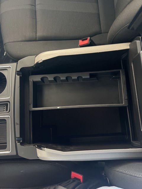Ford F-150 Vehicle Full-screen Gallery Image 32