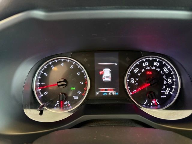 Toyota RAV4 Vehicle Full-screen Gallery Image 14