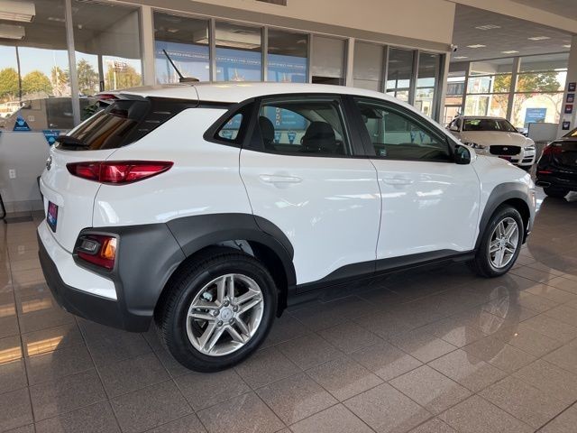 Hyundai Kona Vehicle Full-screen Gallery Image 05