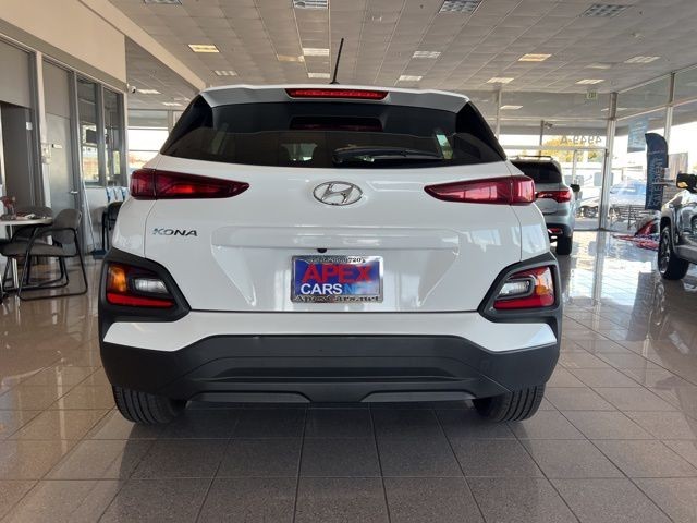 Hyundai Kona Vehicle Full-screen Gallery Image 08