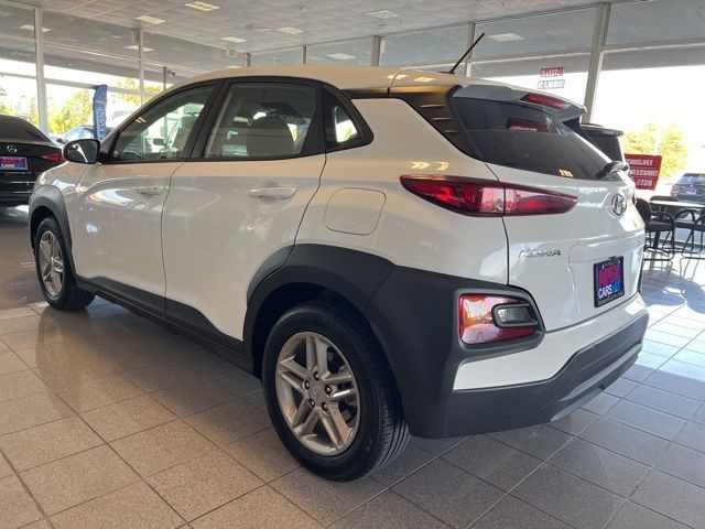 Hyundai Kona Vehicle Full-screen Gallery Image 12