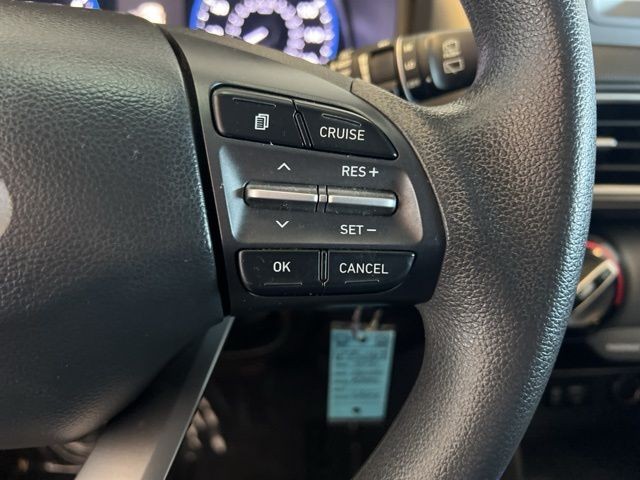Hyundai Kona Vehicle Full-screen Gallery Image 25