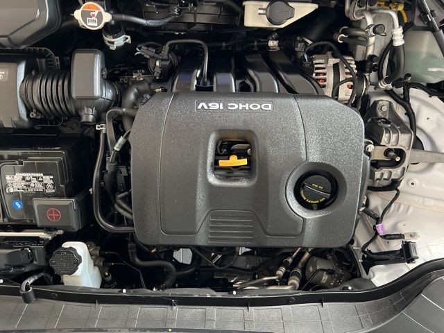 Hyundai Kona Vehicle Full-screen Gallery Image 32