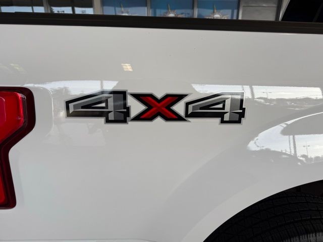 Ford F-150 Vehicle Full-screen Gallery Image 25
