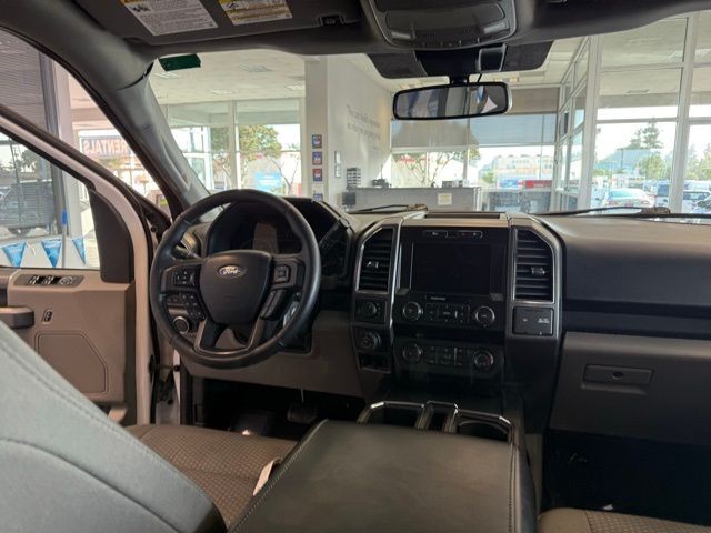 Ford F-150 Vehicle Full-screen Gallery Image 29