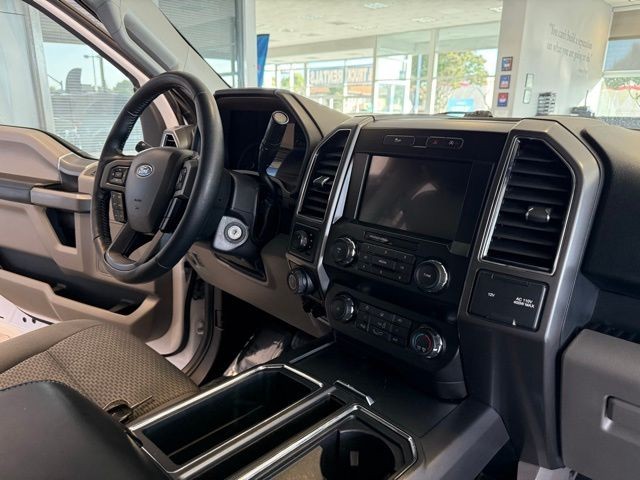 Ford F-150 Vehicle Full-screen Gallery Image 31