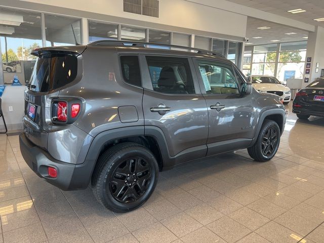 Jeep Renegade Vehicle Full-screen Gallery Image 05