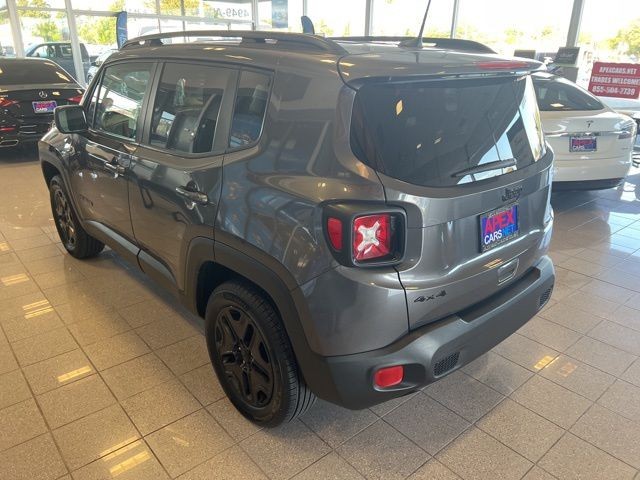 Jeep Renegade Vehicle Full-screen Gallery Image 11