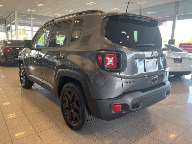 Jeep Renegade Vehicle Full-screen Gallery Image 12