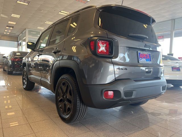 Jeep Renegade Vehicle Full-screen Gallery Image 13