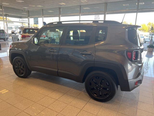 Jeep Renegade Vehicle Full-screen Gallery Image 14