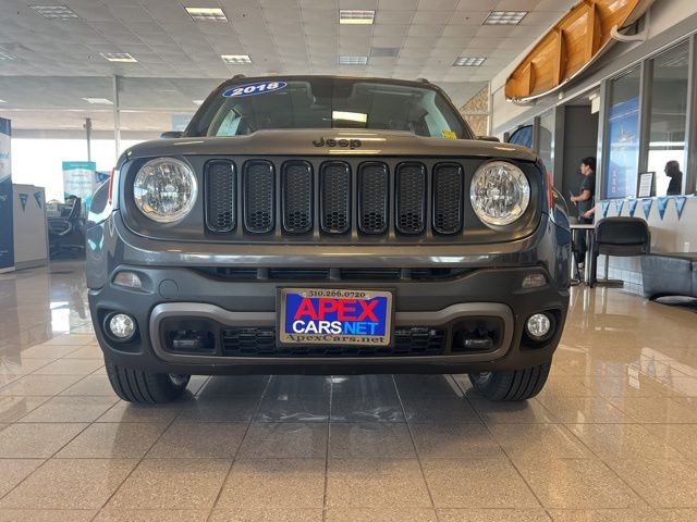 Jeep Renegade Vehicle Full-screen Gallery Image 18