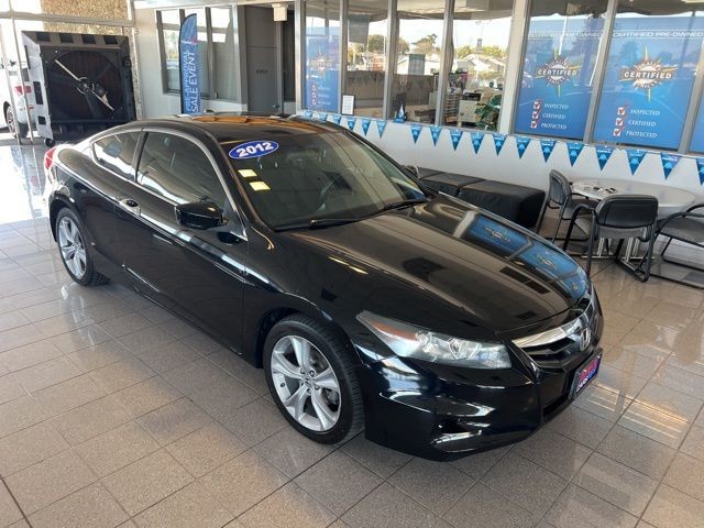Honda Accord Coupe Vehicle Full-screen Gallery Image 02