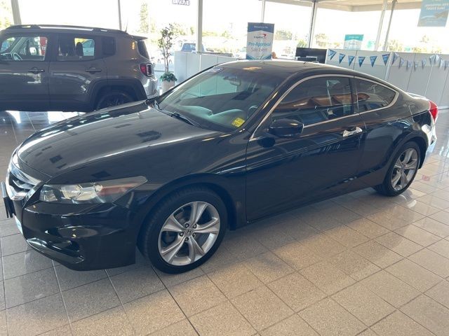 Honda Accord Coupe Vehicle Full-screen Gallery Image 14