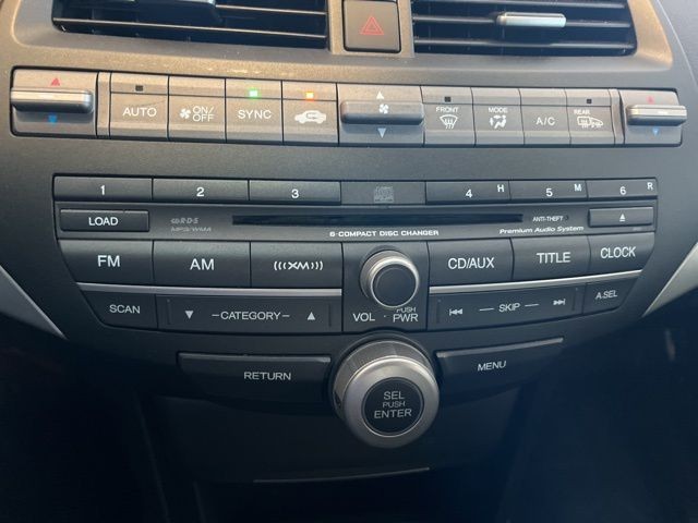 Honda Accord Coupe Vehicle Full-screen Gallery Image 27