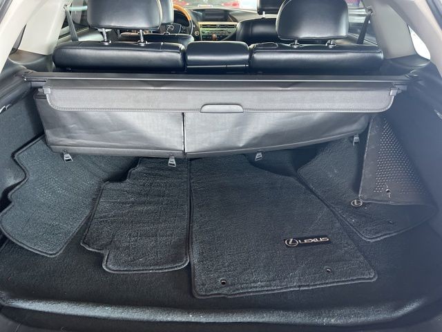 Lexus RX 350 Vehicle Full-screen Gallery Image 22