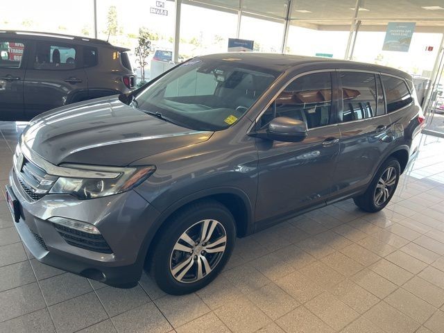 Honda Pilot Vehicle Full-screen Gallery Image 15