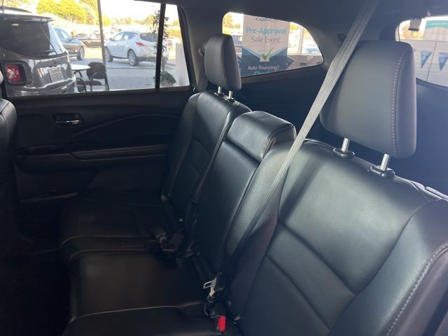 Honda Pilot Vehicle Full-screen Gallery Image 22