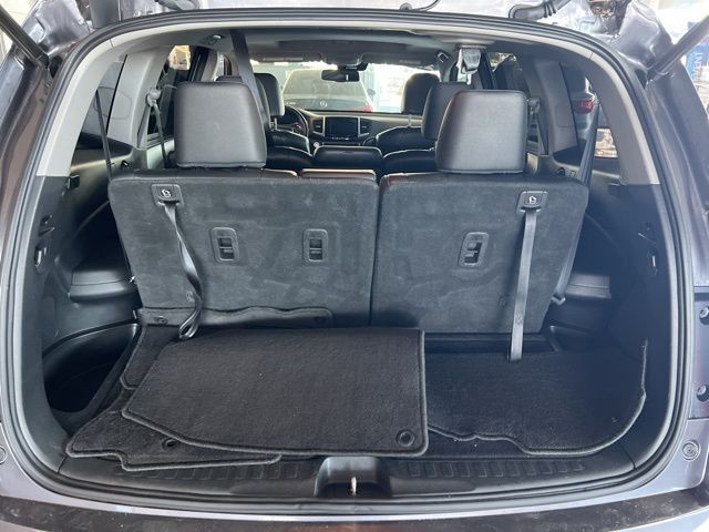 Honda Pilot Vehicle Full-screen Gallery Image 24