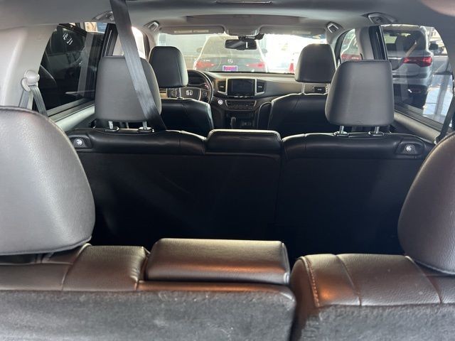 Honda Pilot Vehicle Full-screen Gallery Image 25