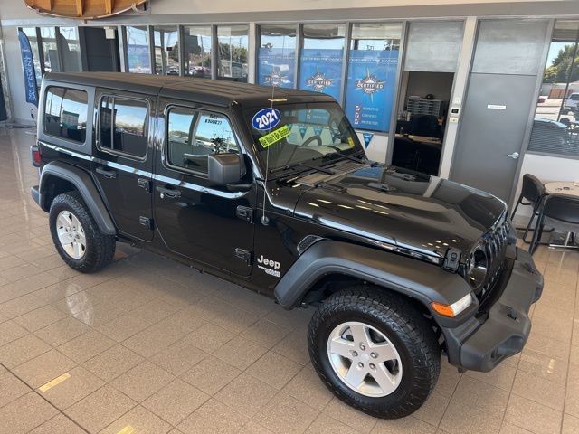 Jeep Wrangler Vehicle Full-screen Gallery Image 03