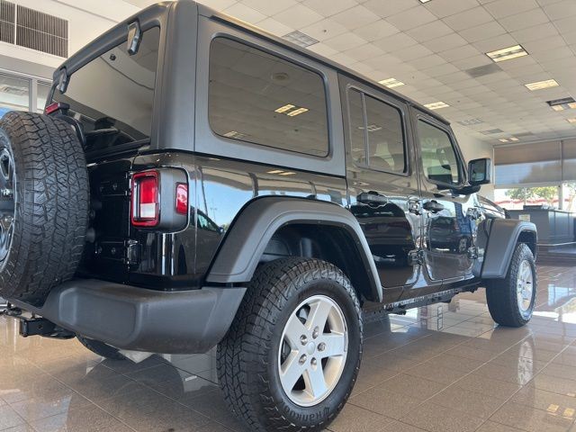 Jeep Wrangler Vehicle Full-screen Gallery Image 07