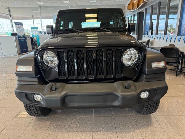 Jeep Wrangler Vehicle Full-screen Gallery Image 15