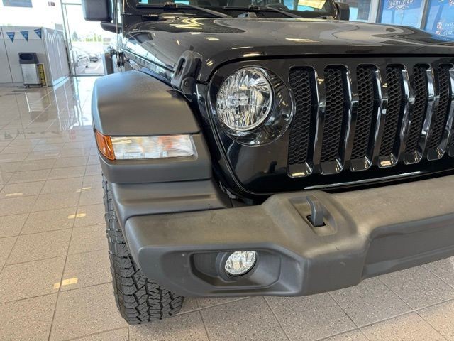 Jeep Wrangler Vehicle Full-screen Gallery Image 16
