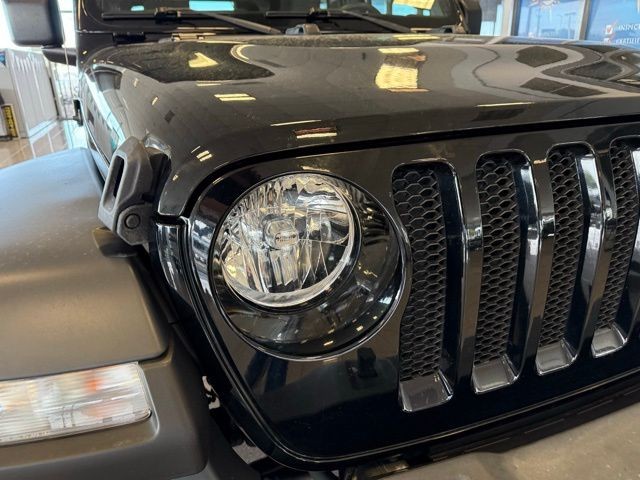 Jeep Wrangler Vehicle Full-screen Gallery Image 17