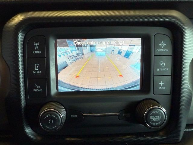 Jeep Wrangler Vehicle Full-screen Gallery Image 21